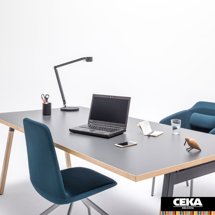 bureau GOI W pieds bois plateau couleur bords décor bois